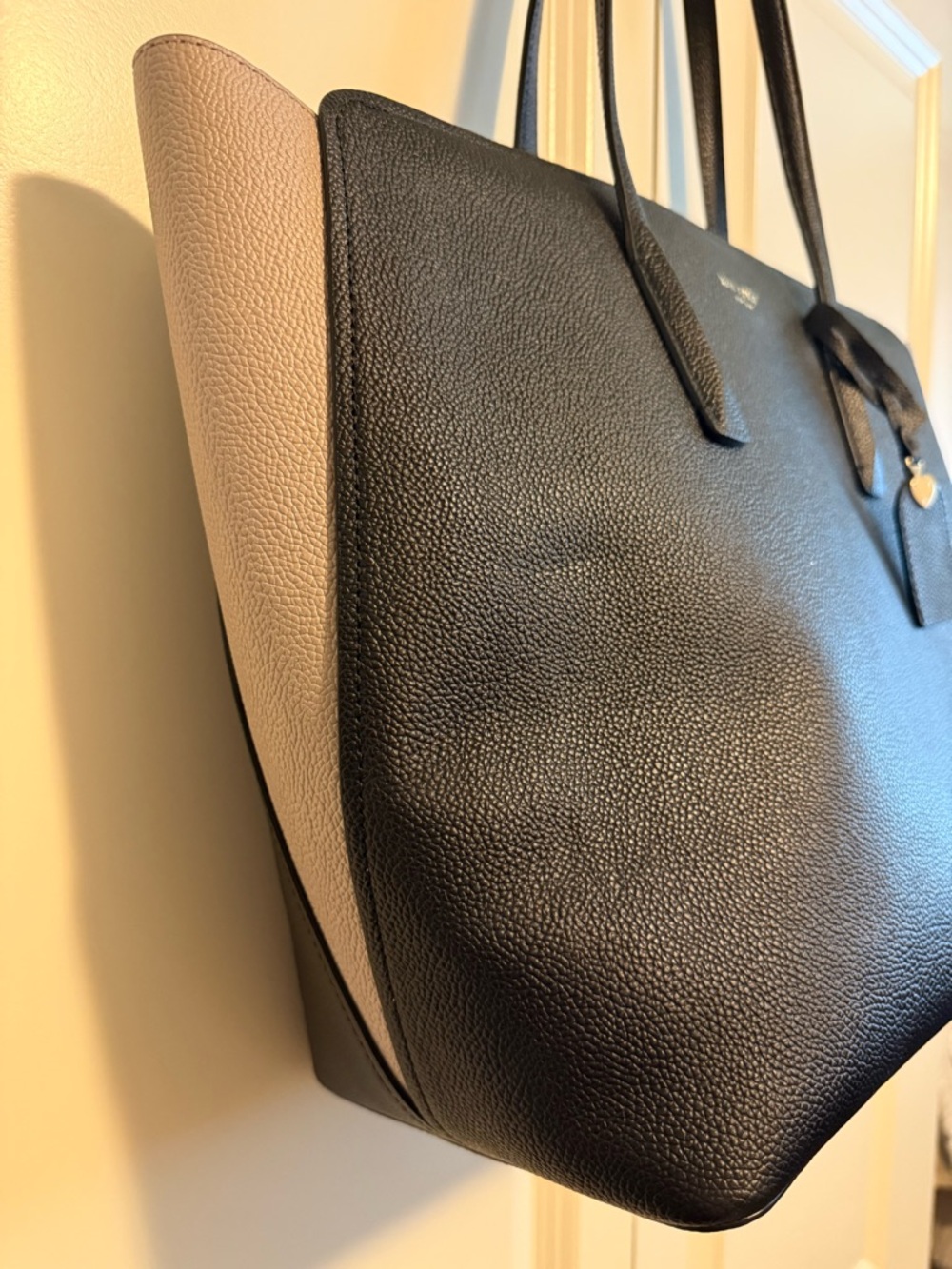 Elegant, Flawless kate spade Black Tote with Taupe Side Panels - Picture 2 of 6